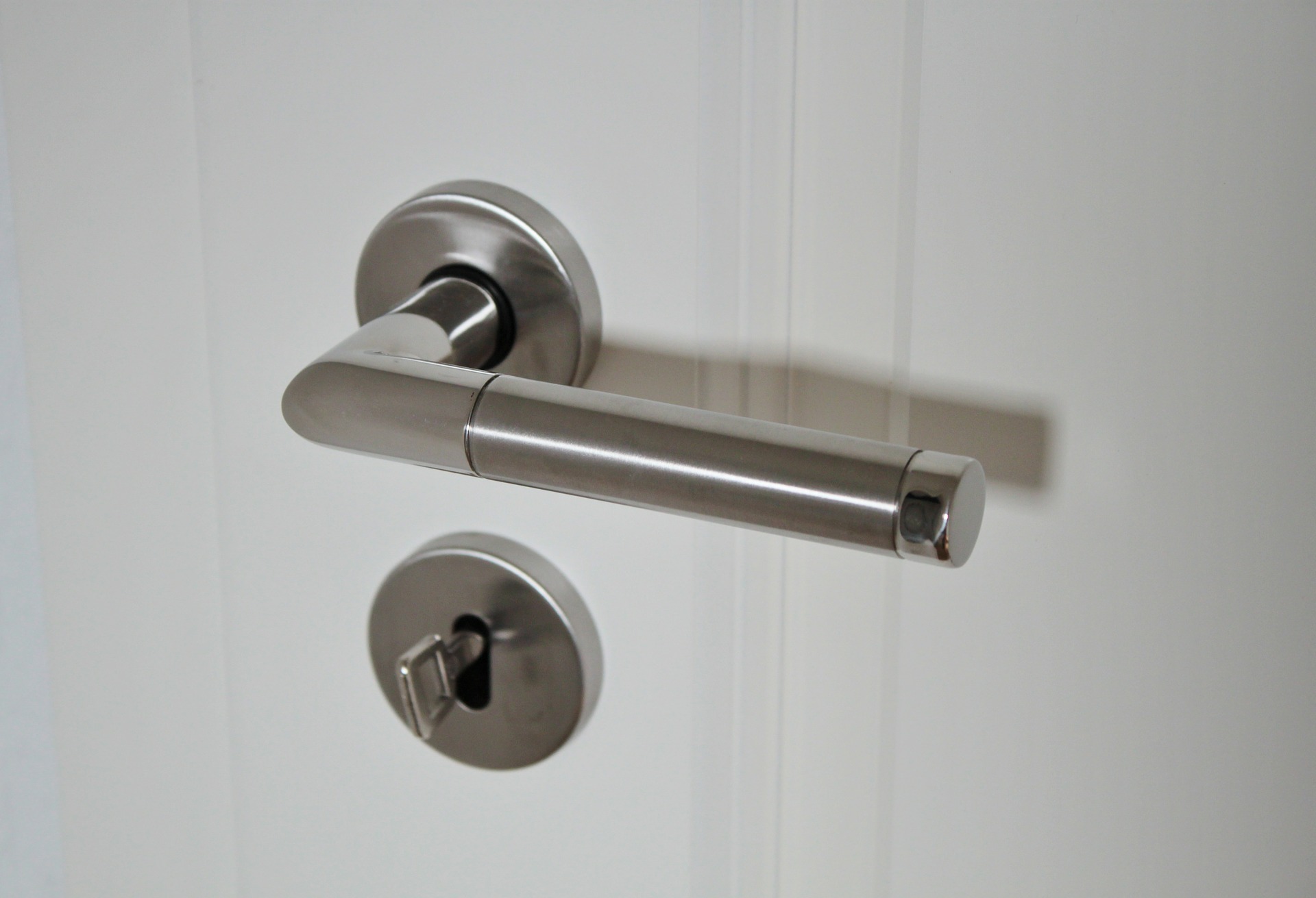 door lock installation